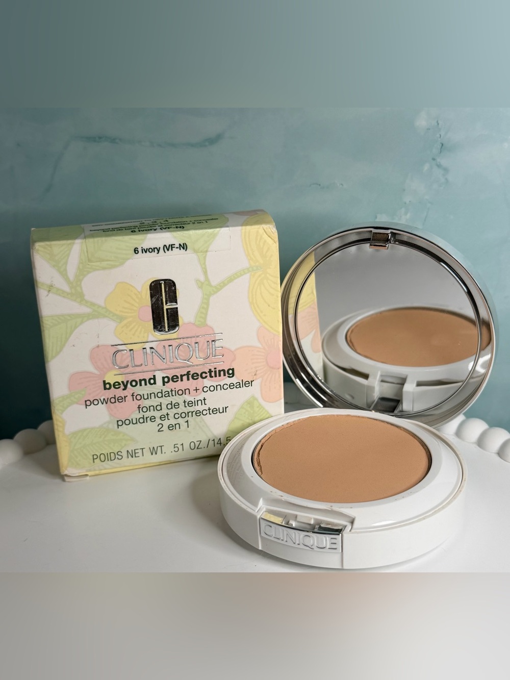 Clinique Beyond Perfecting Powder Foundation + Concealer — Ivory (6 Ivory)